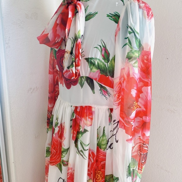 STUNNING RED FLORAL BRIDGERTON PRINCESS MAXI DRESS. - Picture 5 of 14